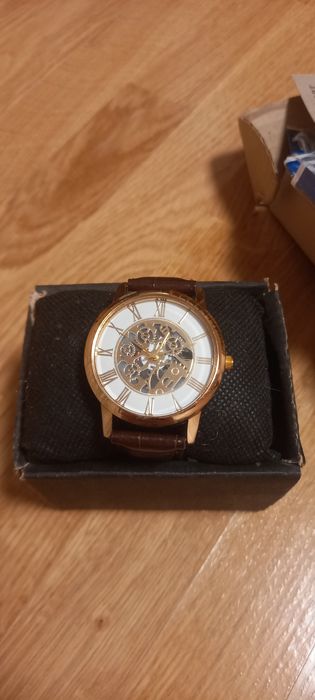 Годинник кварцовий з відкритим механізмом