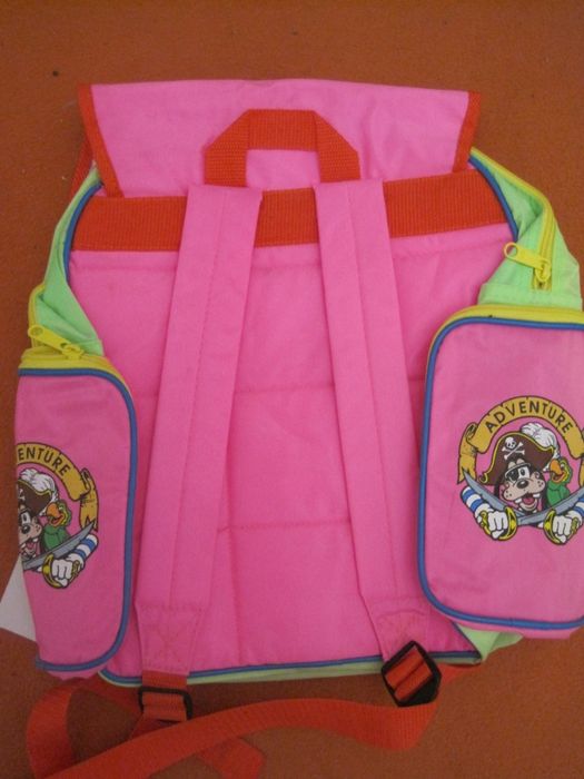 Mochila colorida da Disney