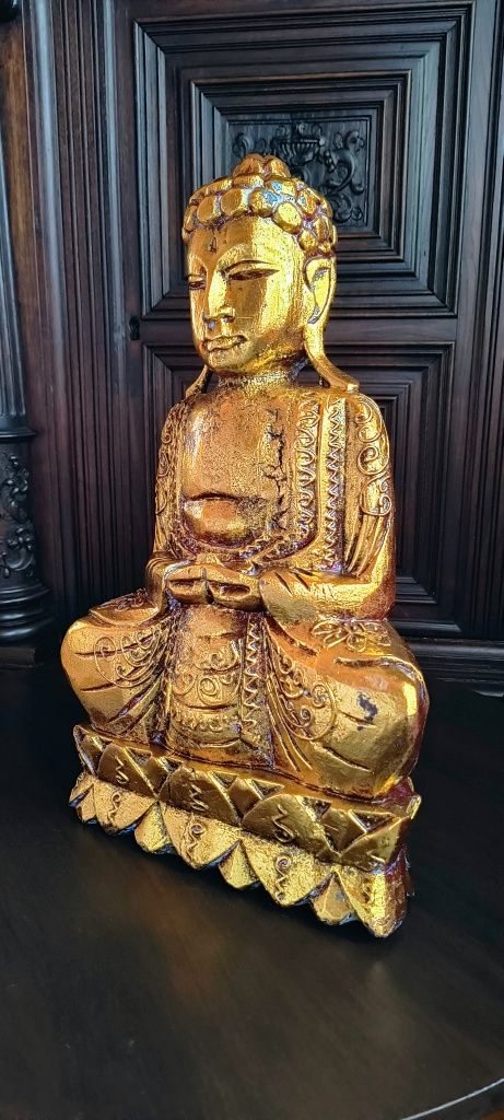 Duża drewniana figura Budda