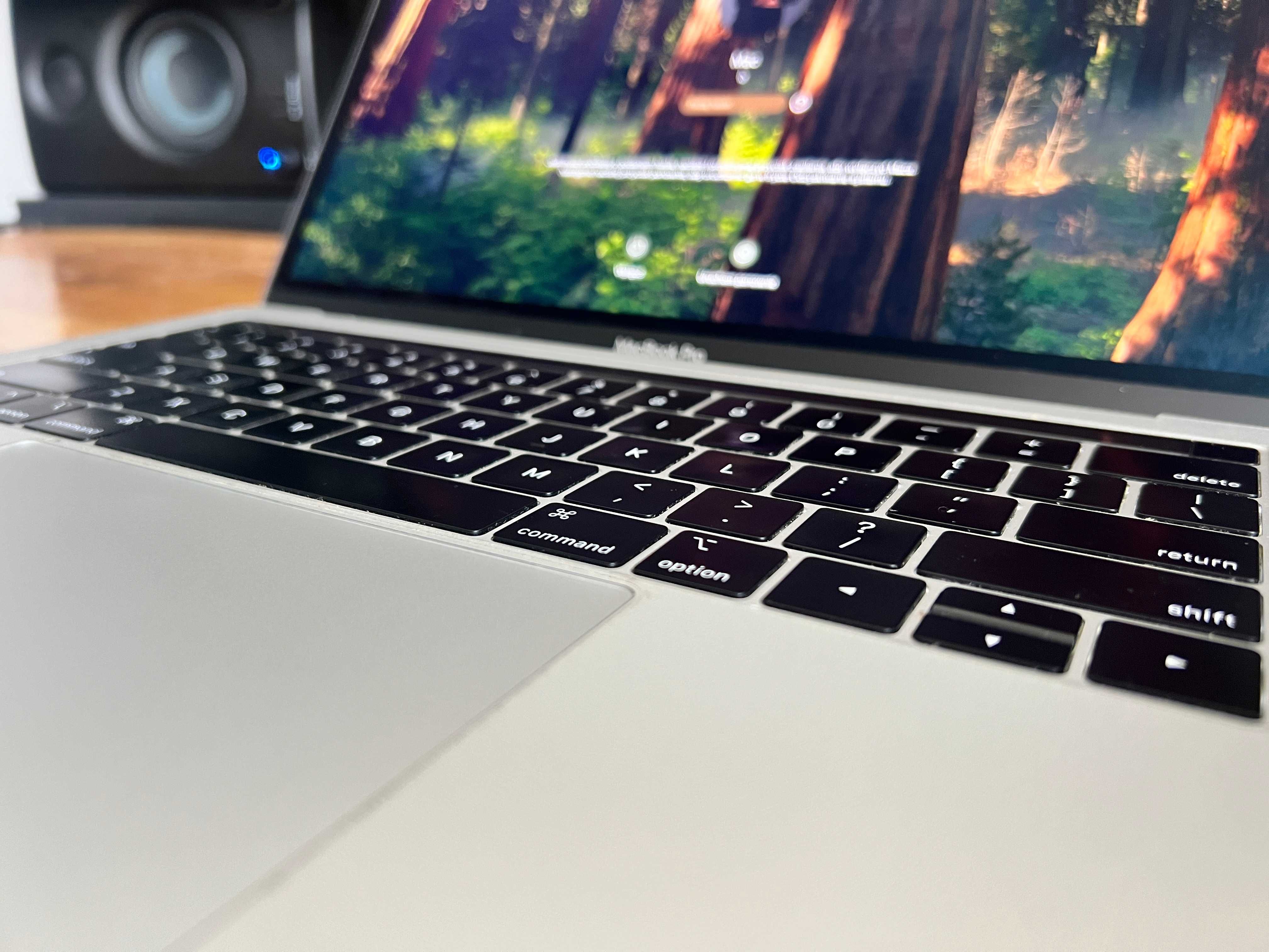 MacBook Pro 13” 2019 • i5 2.4 • 16GB • 512GB • Iris 655 • st. idealny