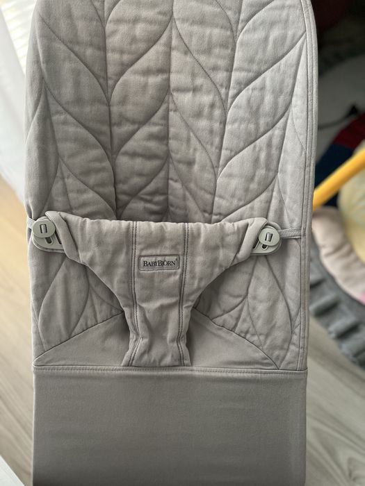 Bujaczek babybjorn szary