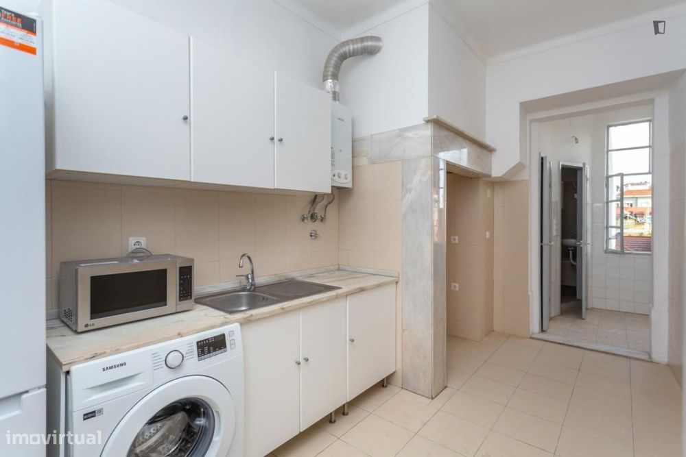 Quarto - localizado em Avenida da Liberdade Lisbon