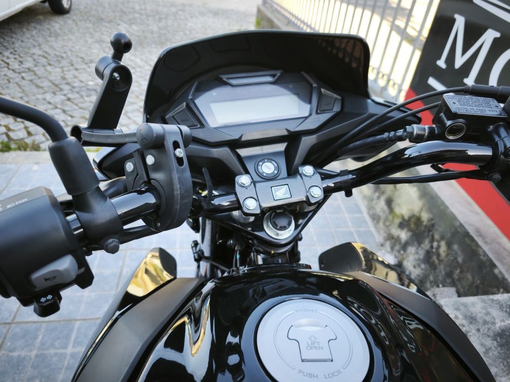 Honda CB 125f nova