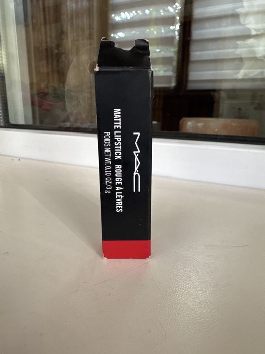 Помада MAC