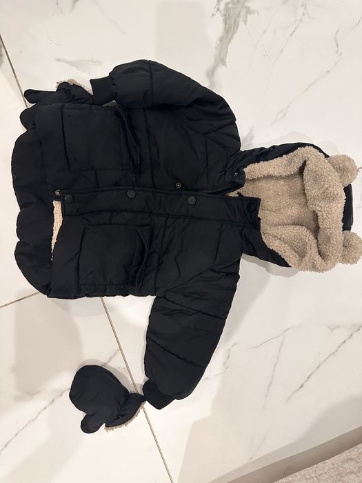 Куртка з капішоном чорна 80р