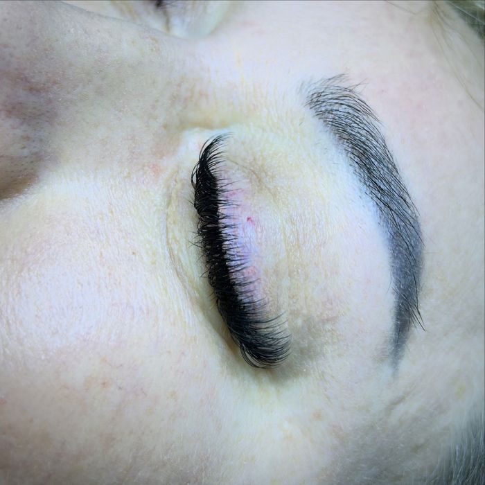 Нарощування вій