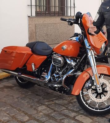 Harley Davidson street glide 114 ORANGE
