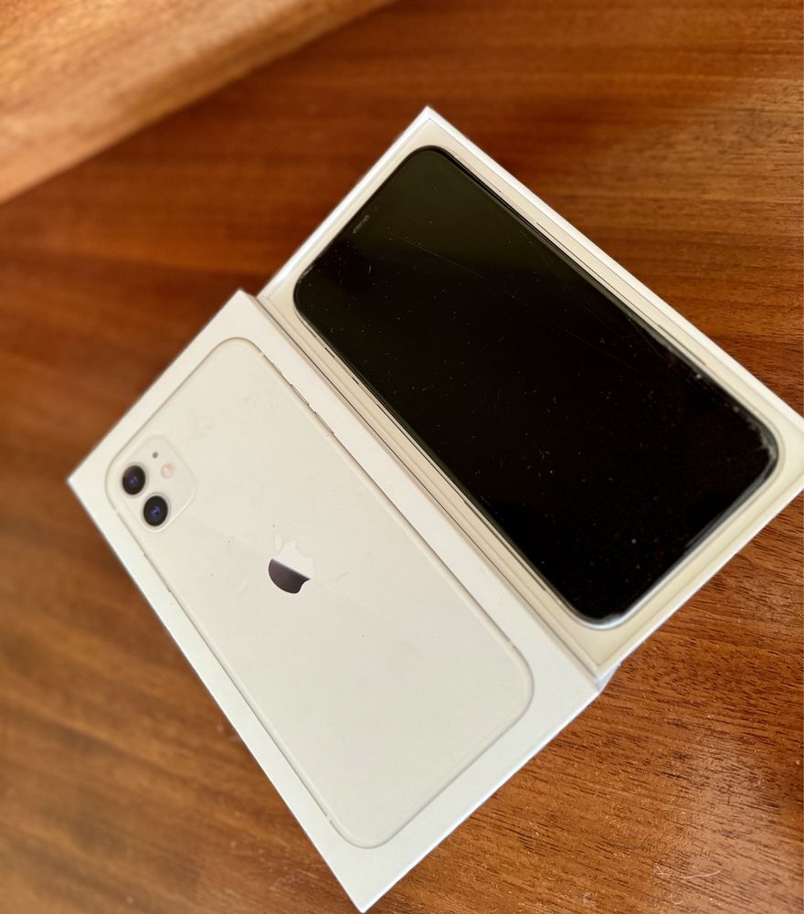 Iphone 11 biały 128 GB