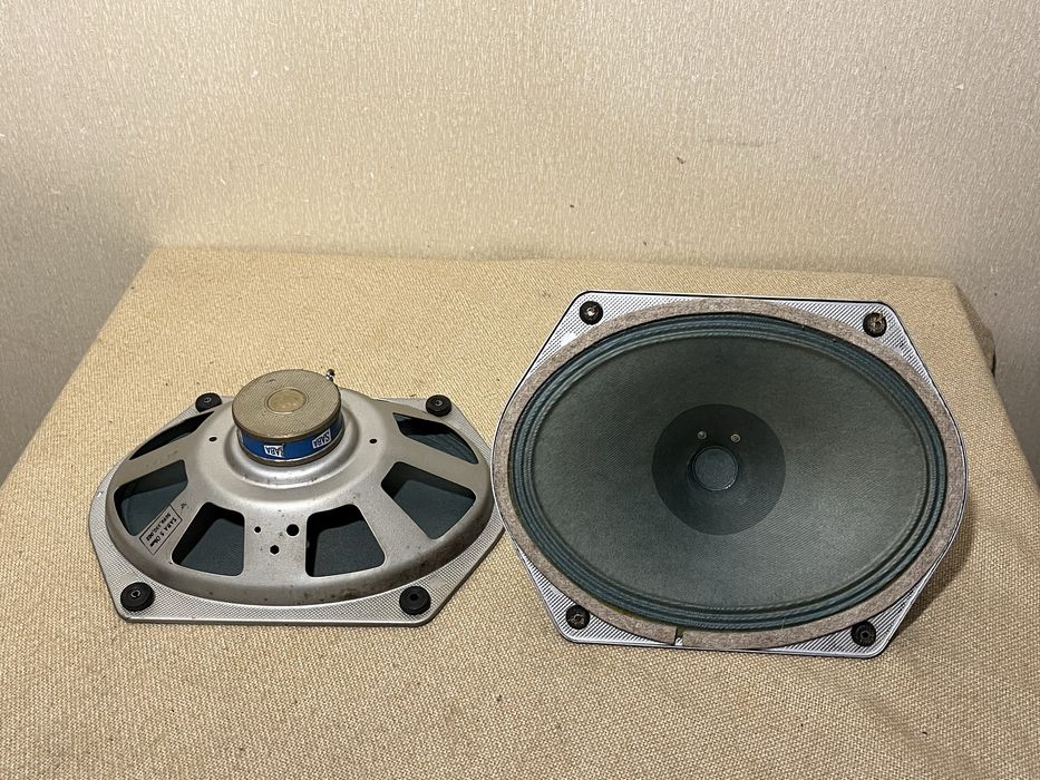 Аудиофильские 240х180мм ШП динамики 50-х SABA GREENCONE