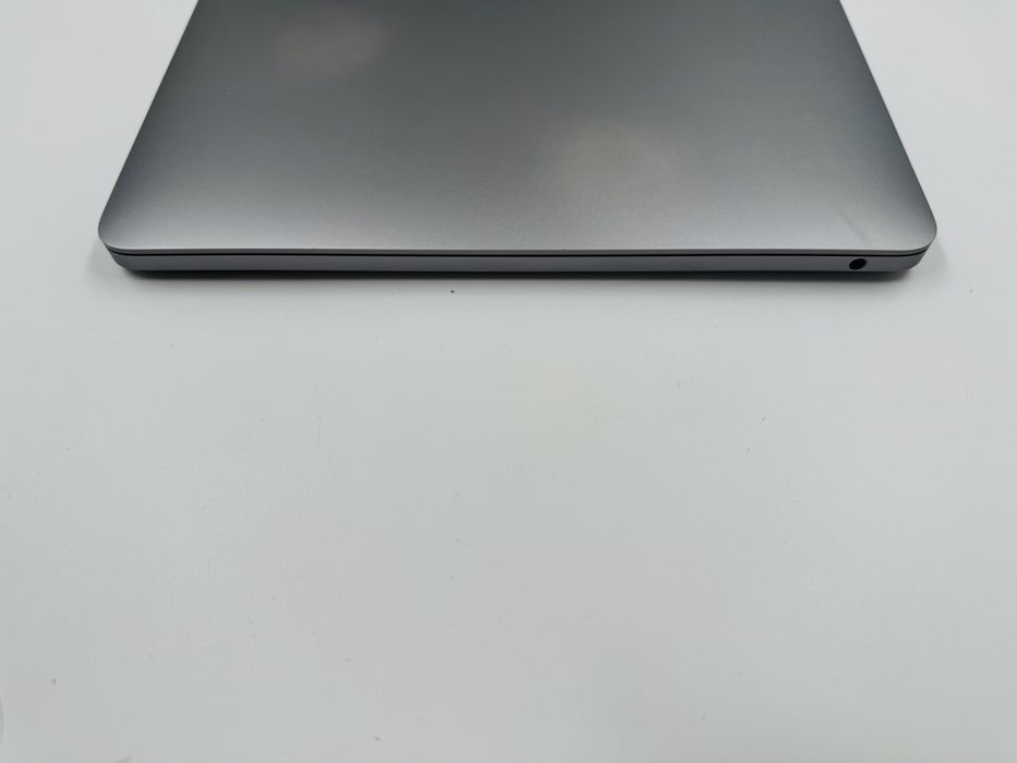 Apple MacBook Pro 13 2019 i5 8GB RAM 256GB SSD IL5149