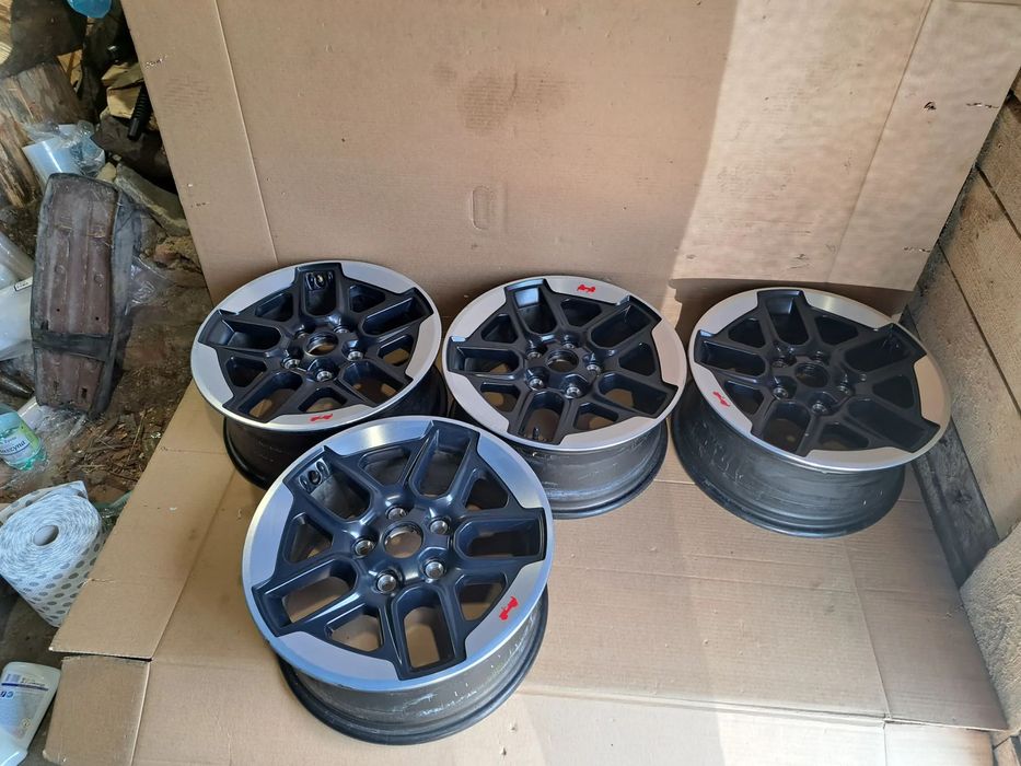 Felgi Aluminiowe Jeep Gladiator Wrangler JL 17 Cali 6BZ40TRMAA 17x7.5J H2 ET 44,45