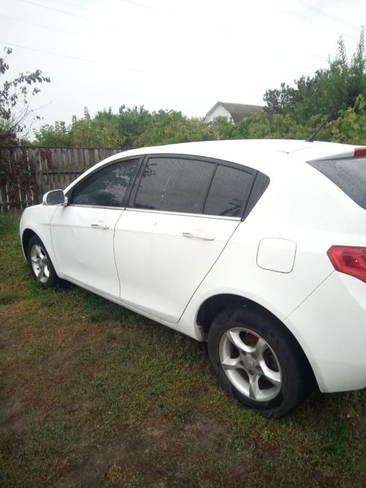 Geely Emgrand 7 2013 газ бензин