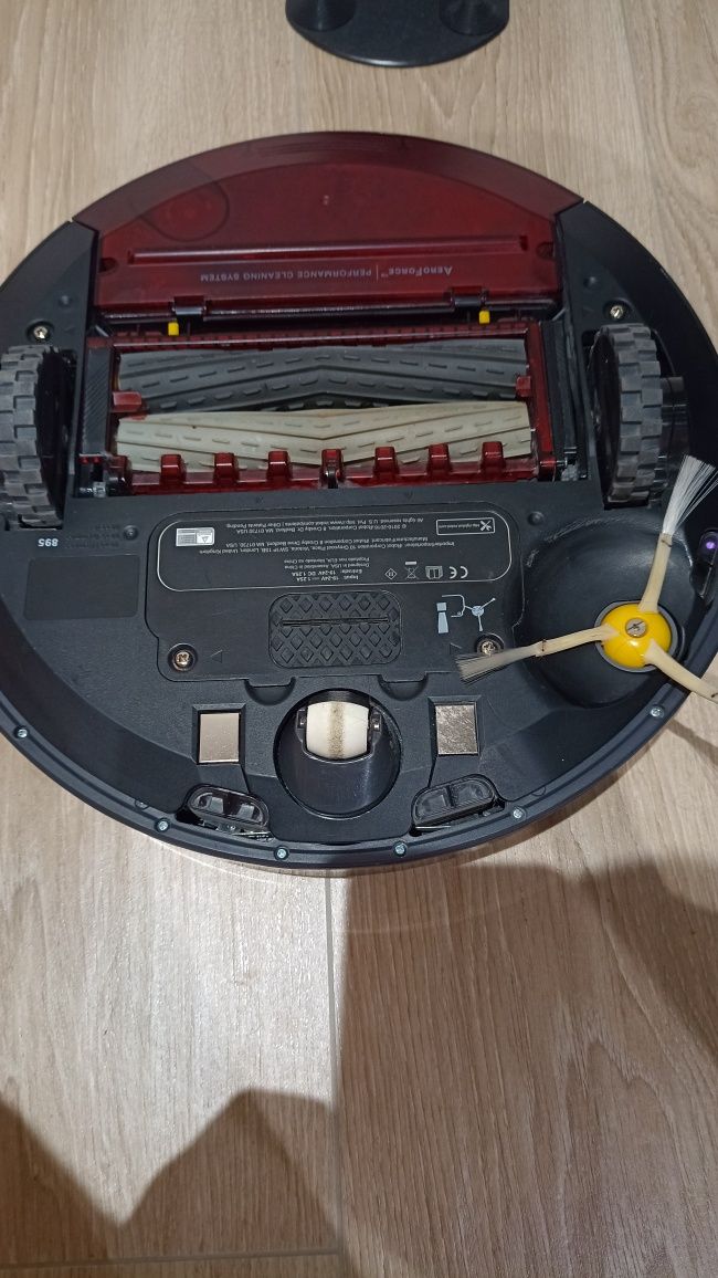 iRobot Roomba 895 z nową baterią oraz filtrami i szczotkami