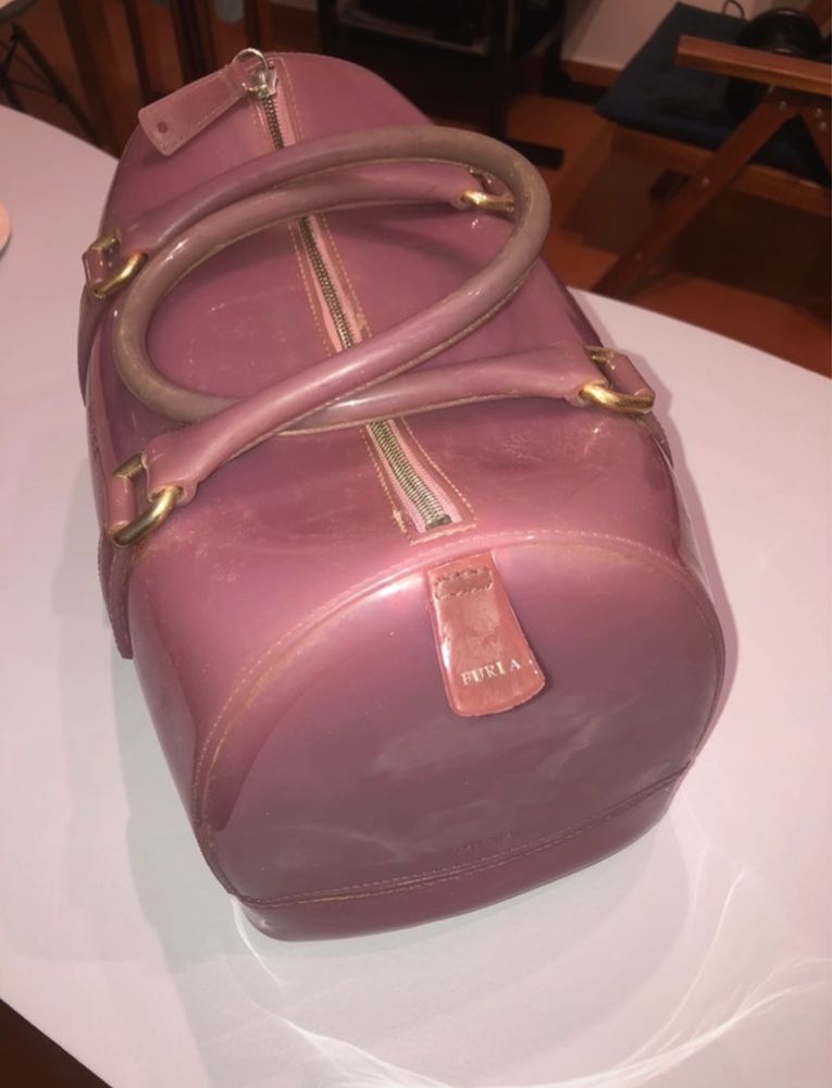 Mala Furla.