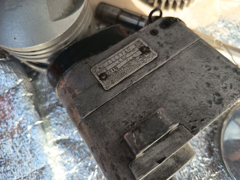 Junak m10 iskrownik skrzynia tłok