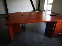 Duże biurka z dostawką