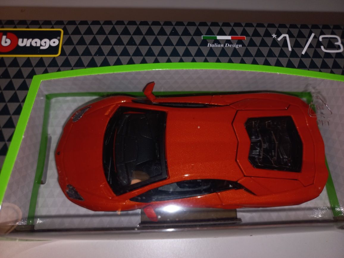 Bburago Lamborghini Aventador Coupe, skala 1:32