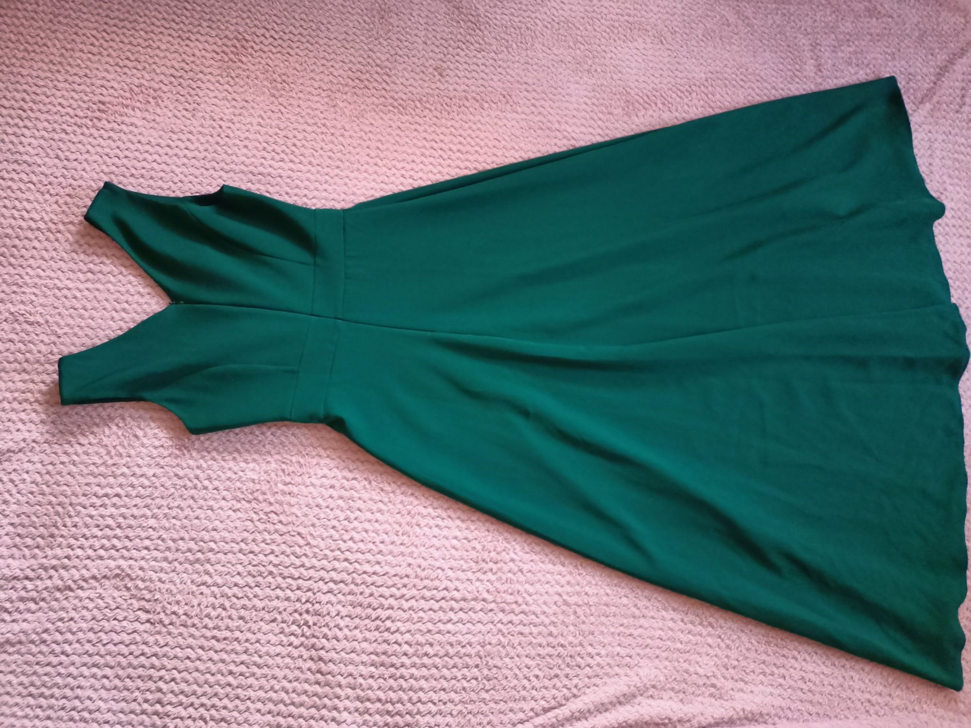 Piękna długa sukienka butelkowa zieleń studniówka rozcięcie na nodze