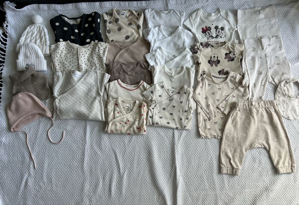 Комплект одягу для дівчинки в пологовий 56/62 розмір