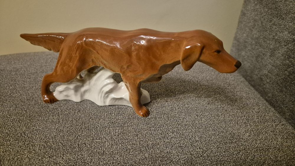 Porcelanowa figurka psa Łomonosow