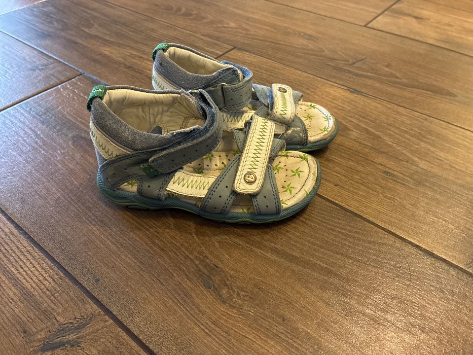 Sandałki Bartek 24