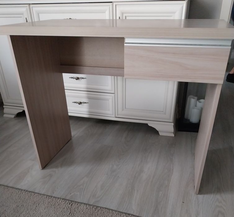 Biurko młodzieżowe Bodzio szer. 95cm, stan bardzo dobry