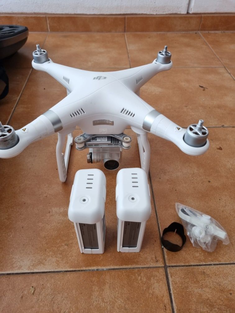 Drone DJI Phantom Advanced completo.