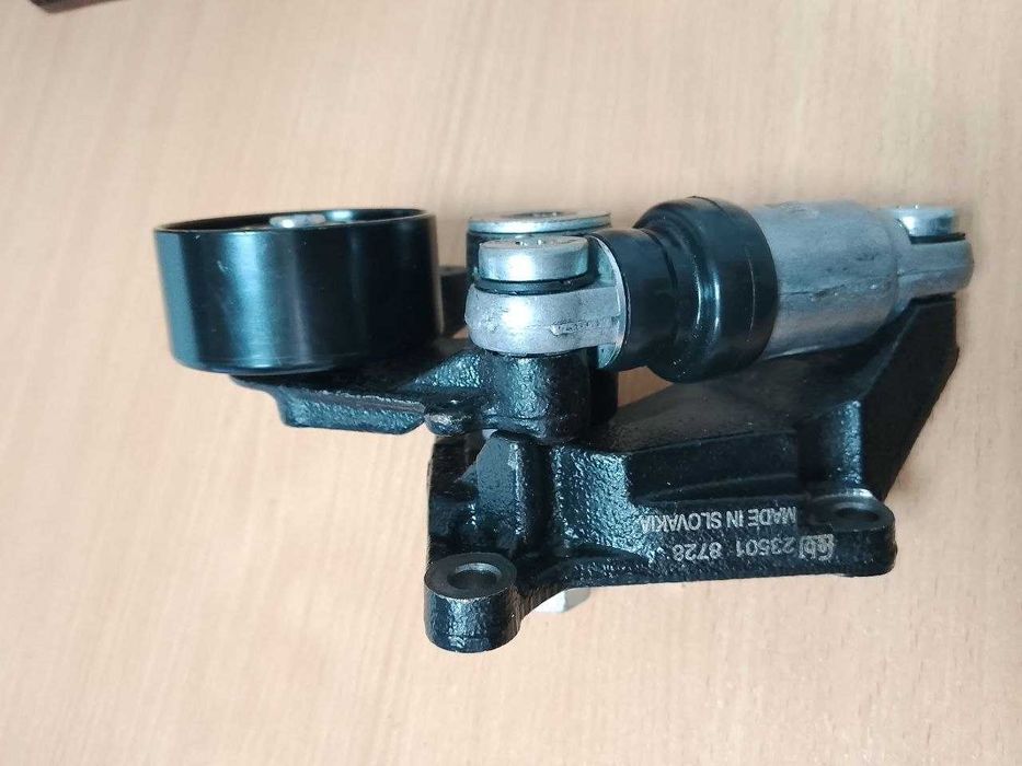 Натяжитель приводного ремня Mercedes. Натяжник ременя генератора