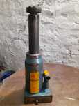 Lewarek podnośnik hydrauliczny DHP-8