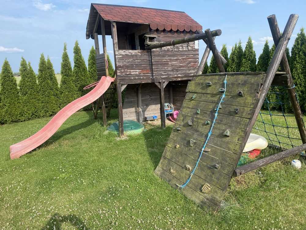 Domek dla dziecka sciana spinaczkowa hustawka