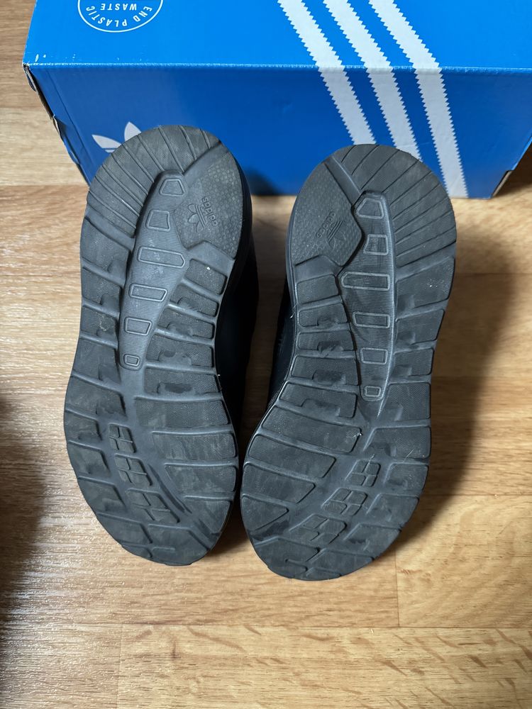 Кроссовки Adidas оригинал/ на весну-осень