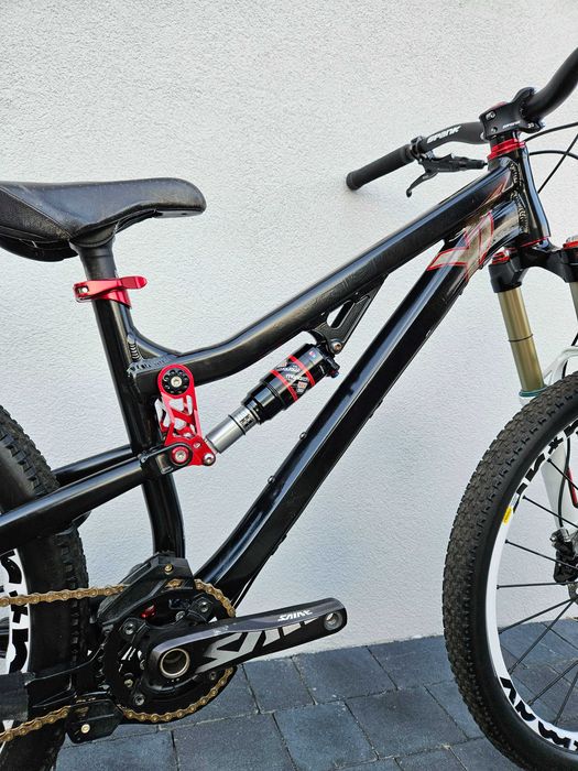 YT Play slope dirt BOS Saint X0