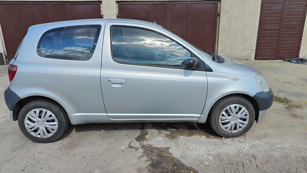 Toyota Yaris 1.0 VVT-i 2002r