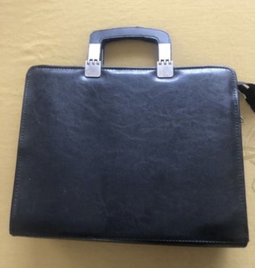 Torba na laptopa. Damska. Aktówka