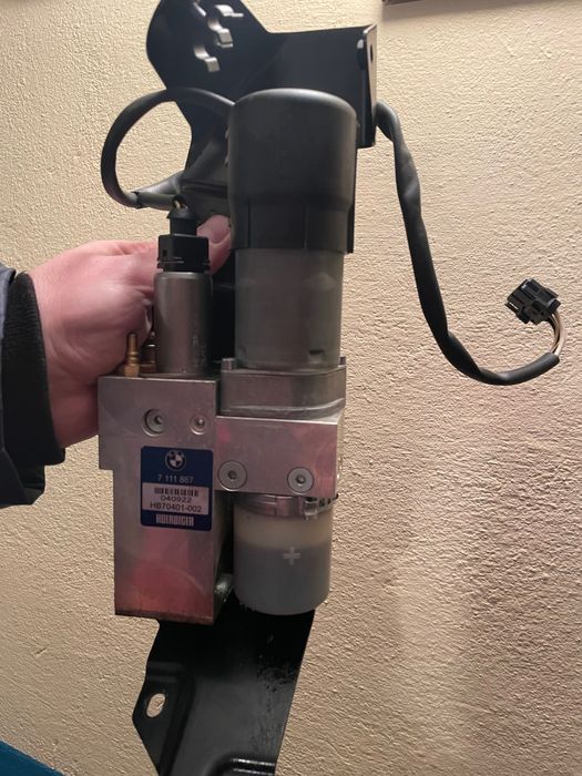 Гідравлічний насос BMW e61 Електро багажника