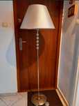 Duża lampa stojąca