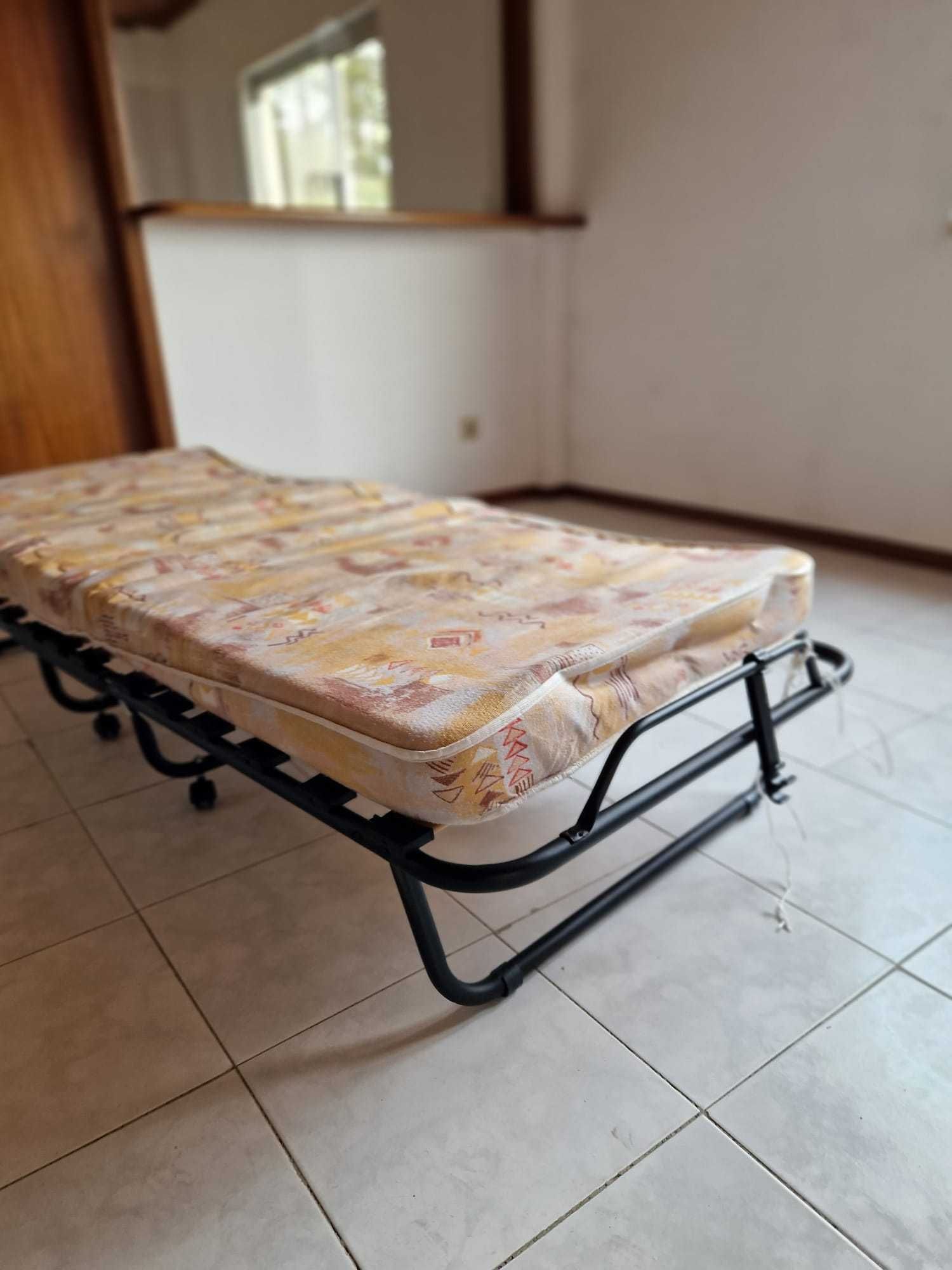 Cama articulada portátil