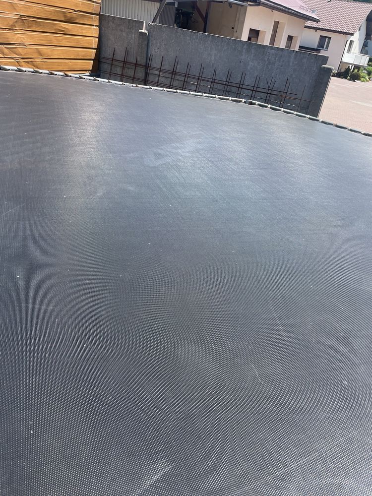 Trampolina duża uszkodzona