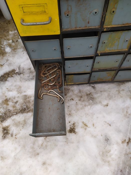 Szafa szafka vintage PRL metalowa regał metalowy apteczna kartotekowa