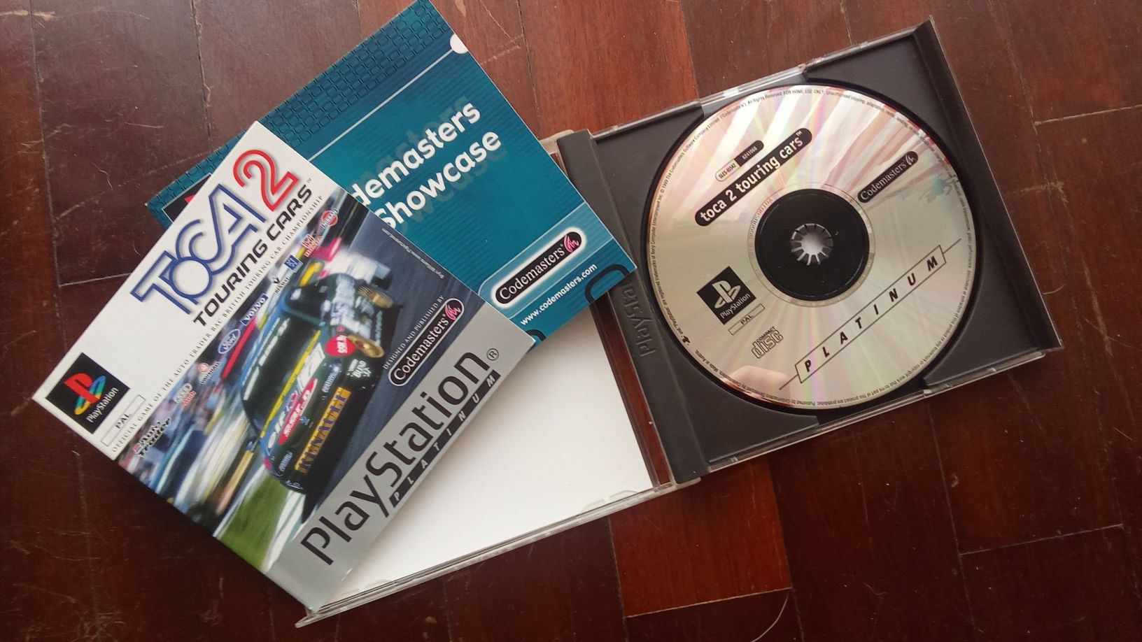 TOCA 2 Touring Cars (PS1) – Versão Portuguesa Completa