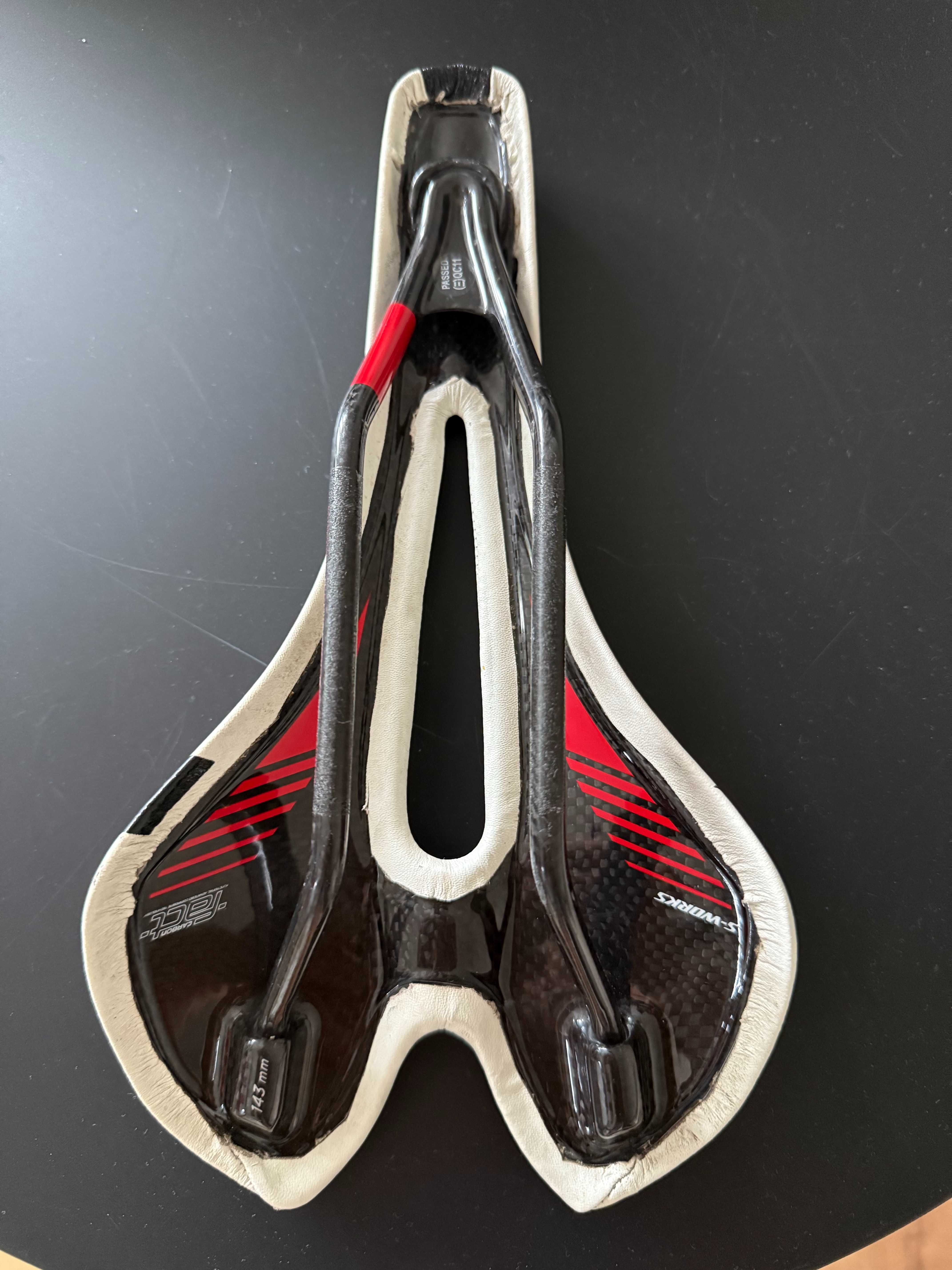 Siodełko SPECIALIZED Topue Team - 143mm carbon