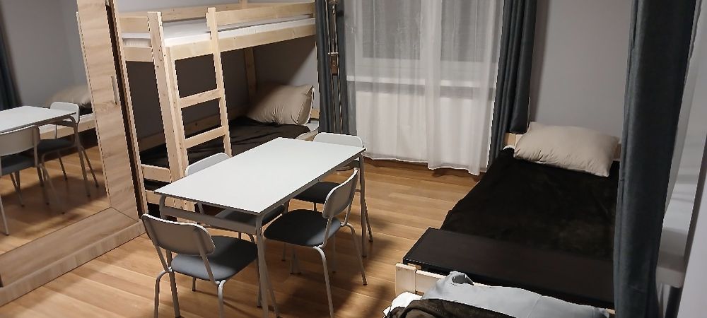 Wynajmę pokoje dwu, trzy, cztero osobowe Warszawa Bielany 10 min metro