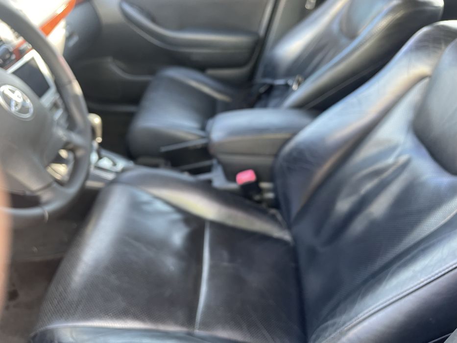 Продам Toyota Avensis