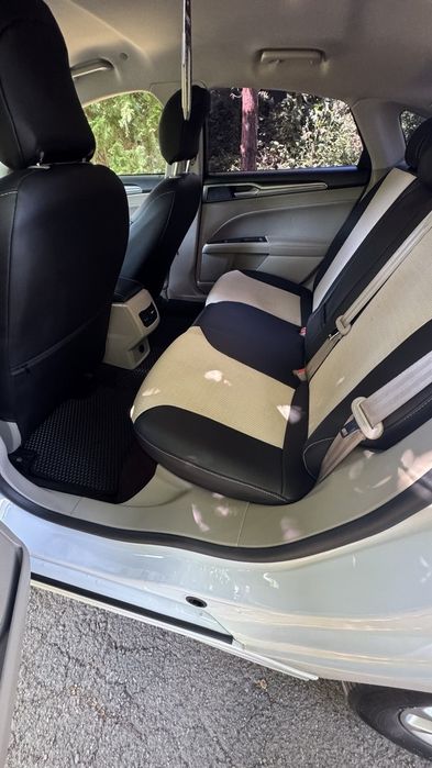 Ford Fusion hybrid 2019