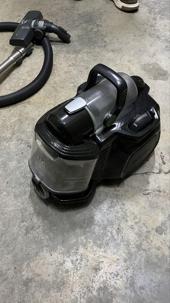 Пилосос AEG LX7-2-ECO без мішка. Німеччина виробник