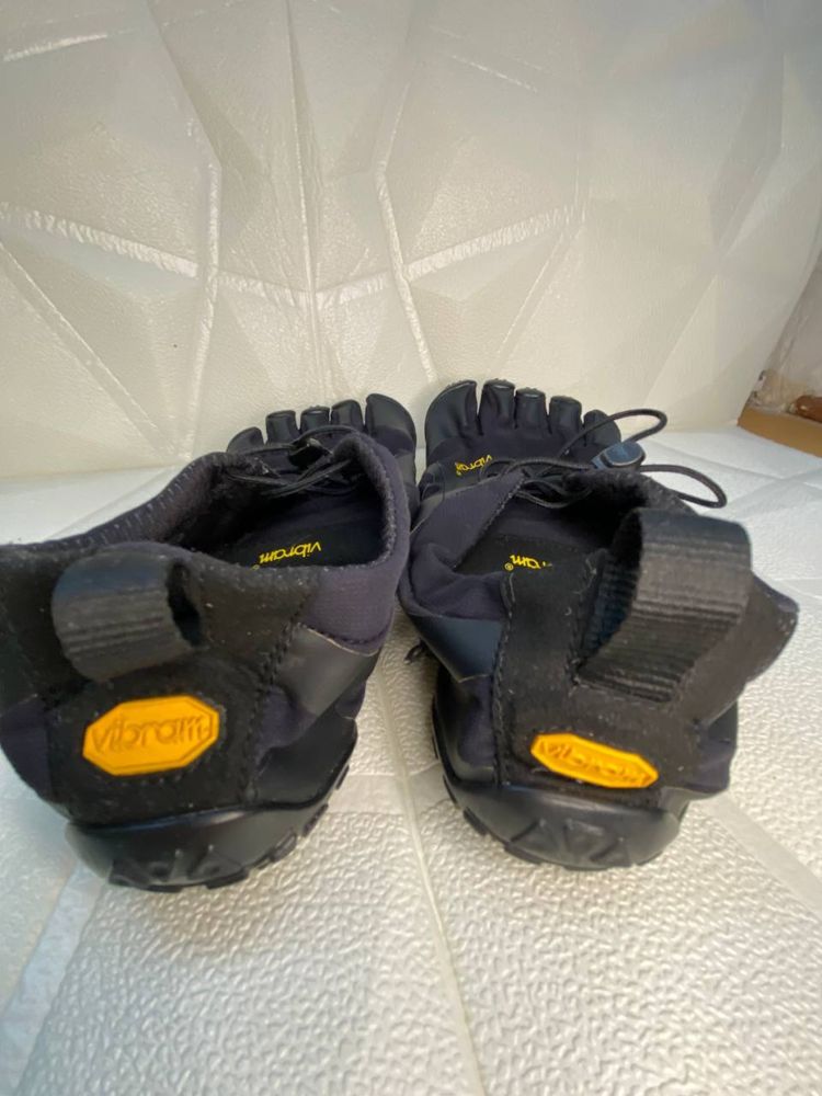 кросівки Vibram Fivefingers V-TRAIL 2.0