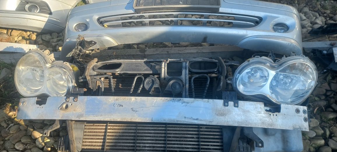Капот бампер фари радіатори телевізор mercedes c class w203