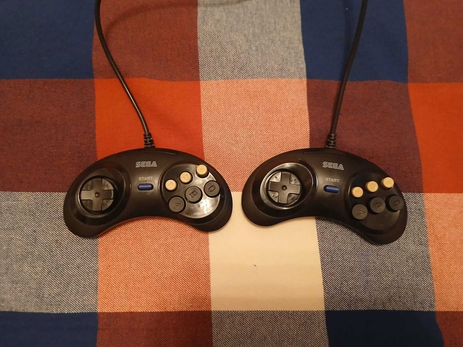 Sega Mega Drive consola japonesa + 2 comandos