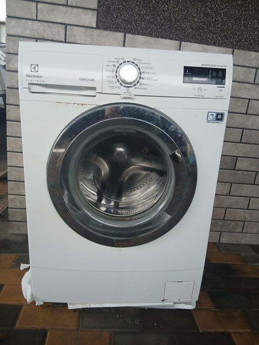 Продам пральну машину Electrolux
