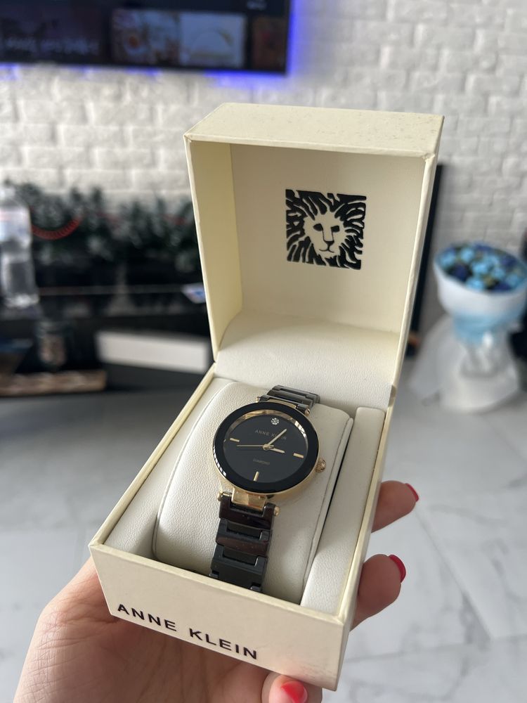 Продам часы anne klein с брилиантом оригинал новые
